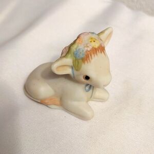 𝅺MARY Hamilton Nativity little calf ceramic figurine